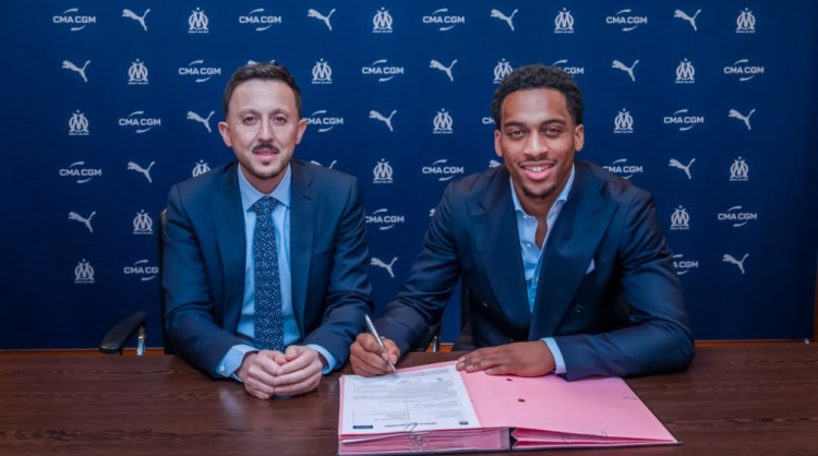 开云网站-马赛官方:24岁费耶诺德中场昆滕·廷伯加盟,据悉转会费450万欧